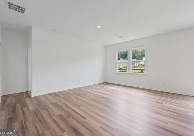 Photo 3 of Sale Pending at 3111 Whitman Way, Gainesville, GA 30507 | MLS# 10572900 | Listing updated on 2025-11-17