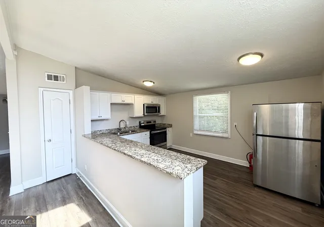 Photo 3 of Single family home for sale at 2837 Redwine Rd, East Point, GA 30344 | MLS# 10829836 | Listing updated on 2026-10-03