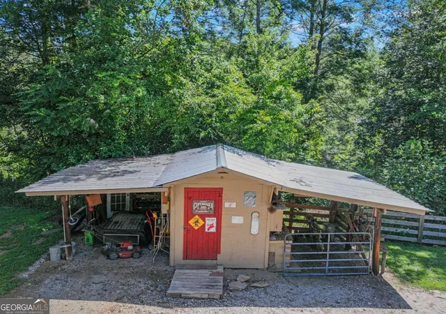 Photo 3 of Single family home for sale at 5082 Highway 197 N, Clarkesville, GA 30523 | MLS# 10810111 | Listing updated on 2026-08-10