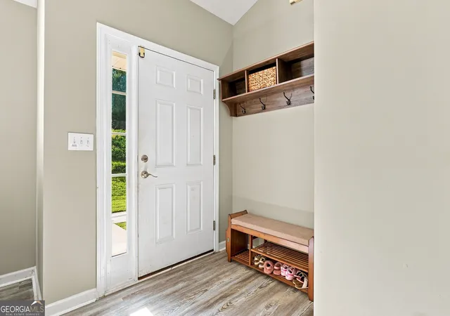Photo 4 of Single family home for sale at 31 Kingston Pointe Dr, Kingston, GA 30145 | MLS# 10822852 | Listing updated on 2026-10-08