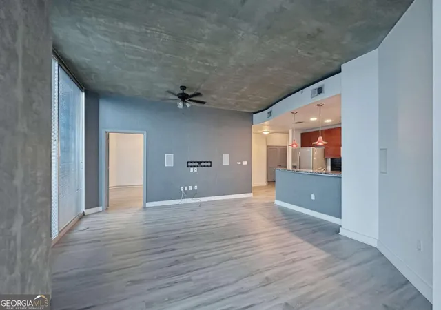 Photo 3 of Sale Pending at 400 W Peachtree St Nw #804, Atlanta, GA 30308 | MLS# 10812533 | Listing updated on 2026-10-08