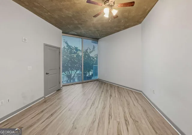 Photo 3 of Sale Pending at 400 W Peachtree St NW #804, Atlanta, GA 30308 | MLS# 10812533 | Listing updated on 2026-10-08