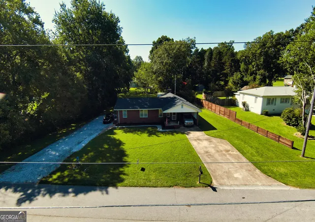 1st image of 156 Lakeshore Dr, Braselton, GA 30517 | MLS# 10826965
