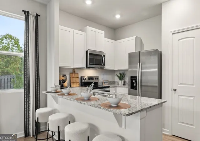 4th image of 6002 Skylar Dr, Atlanta, GA 30331 | MLS# 10796104