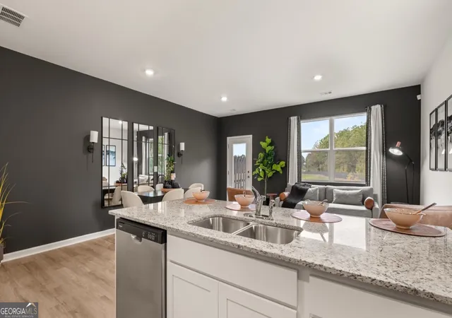 5th image of 6002 Skylar Dr, Atlanta, GA 30331 | MLS# 10796104