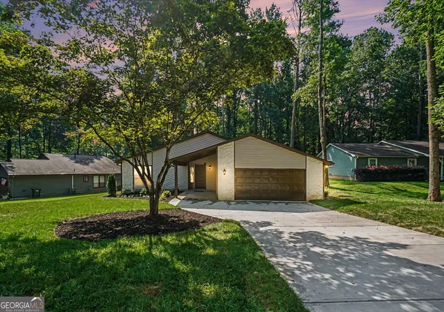 Photo 2 of Single family home for sale at 1215 Wade Green Cir Nw, Acworth, GA 30102 | MLS# 10797647 | Listing updated on 2026-09-08