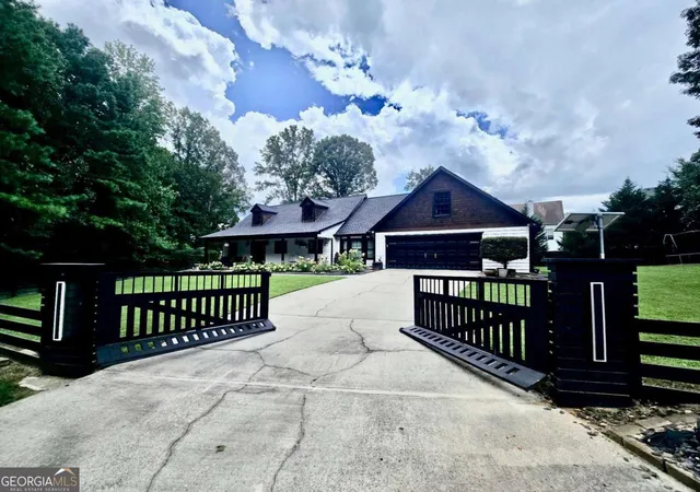 Photo 1 of Sale Pending at 1800 Ashton Brooke Ln, Buford, GA 30519 | MLS# 10827869 | Listing updated on 2026-08-31
