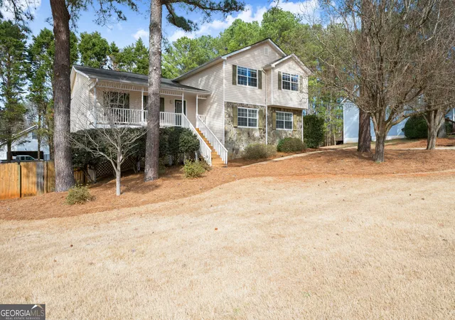 Photo 3 of Sale Pending at 925 Alexander Hamilton Dr, Mcdonough, GA 30253 | MLS# 10694611 | Listing updated on 2026-03-23
