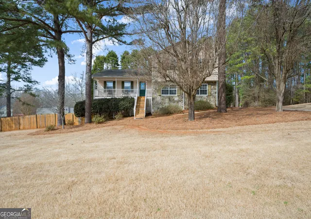 Photo 4 of Sale Pending at 925 Alexander Hamilton Dr, Mcdonough, GA 30253 | MLS# 10694611 | Listing updated on 2026-03-23