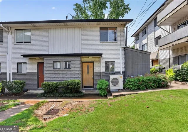 2nd image of 3501 Roswell Rd Ne #501, Atlanta, GA 30305 | MLS# 10783822