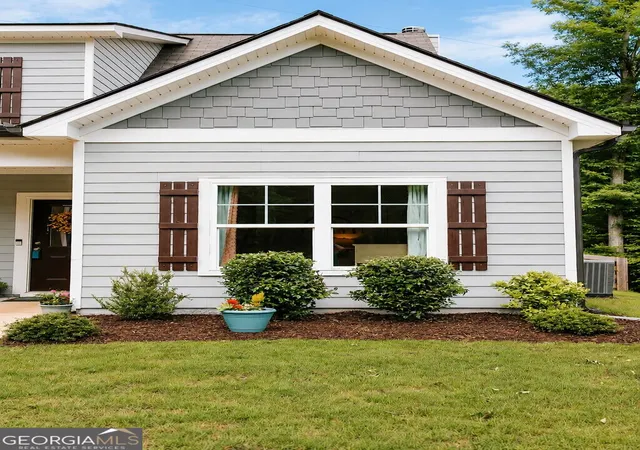 Photo 2 of Single family home for sale at 462 Masters Wy, Athens, GA 30607 | MLS# 10832835 | Listing updated on 2026-09-09