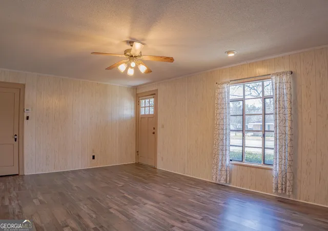 Photo 3 of Single family home for sale at 1615 Brunel St, Waycross, GA 31501 | MLS# 10821874 | Listing updated on 2026-08-21
