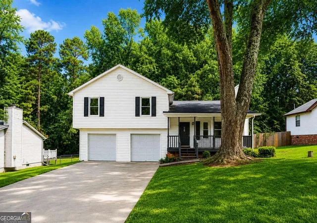 Photo 1 of Single family home for sale at 1731 Rose Garden Ln, Loganville, GA 30052 | MLS# 10820829 | Listing updated on 2026-09-16