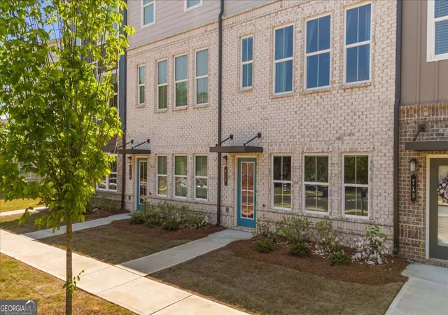 Photo 2 of Townhouse for sale at 717 Payton Ln, Acworth, GA 30102 | MLS# 10752917 | Listing updated on 2026-05-13