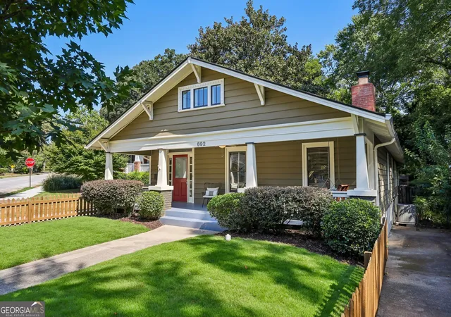 Photo 2 of Sale Pending at 692 Glenwood Ave Se, Atlanta, GA 30312 | MLS# 10833723 | Listing updated on 2026-09-10