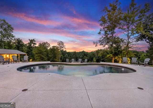 3rd image of 392 Georgian Pines Dr, Senoia, GA 30276 | MLS# 10820028