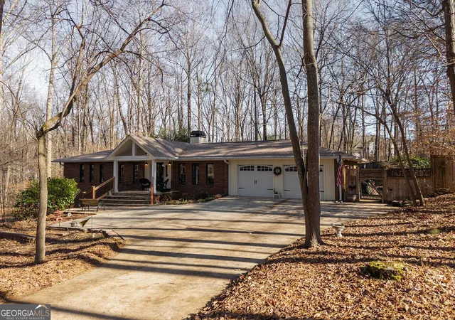 Photo 2 of Single family home for sale at 2198 Cloud Land Dr Nw, Kennesaw, GA 30152 | MLS# 10661246 | Listing updated on 2026-01-02