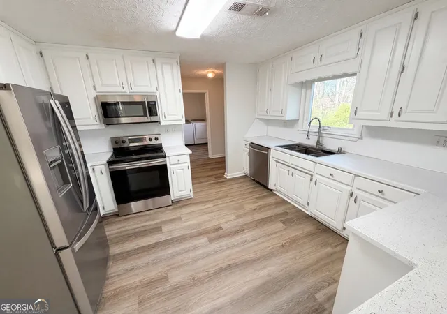 2nd image of 1965 Deer Creek Trl, Buford, GA 30519 | MLS# 10716994