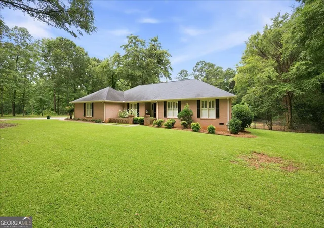 Photo 3 of Single family home for sale at 595 Heritage Dr, Macon, GA 31210 | MLS# 10832761 | Listing updated on 2026-09-08