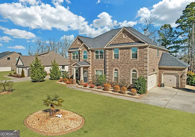 Photo 3 of Single family home for sale at 4580 Cloister Cir, Hampton, GA 30228 | MLS# 10787627 | Listing updated on 2026-09-09