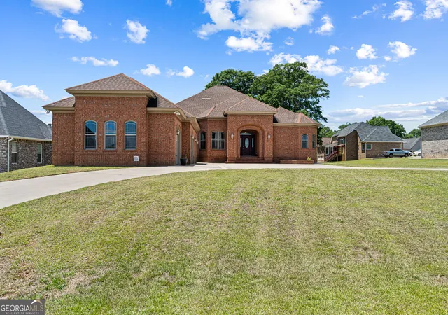 Photo 2 of Single family home for sale at 215 Little Hickory Dr, Lizella, GA 31052 | MLS# 10815269 | Listing updated on 2026-08-02