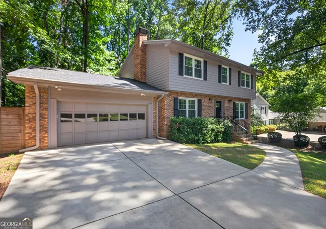 Photo 1 of Single family home for sale at 4371 Vintage Ln, Dunwoody, GA 30338 | MLS# 10832832 | Listing updated on 2026-10-03