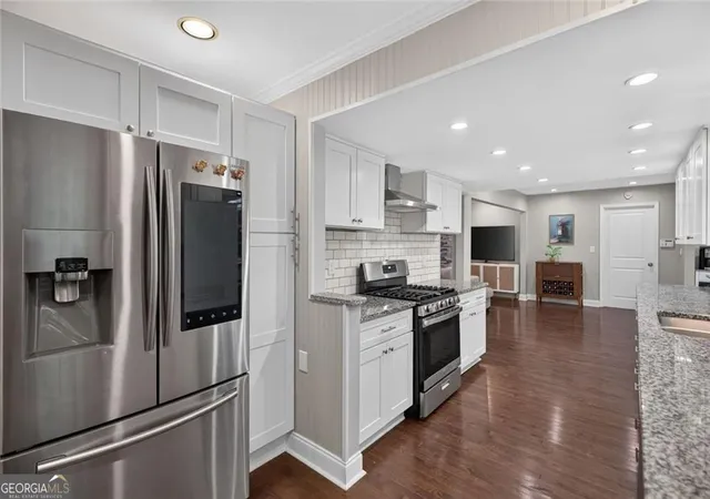 Photo 4 of Sale Pending at 4371 Vintage Ln, Dunwoody, GA 30338 | MLS# 10832832 | Listing updated on 2026-10-28