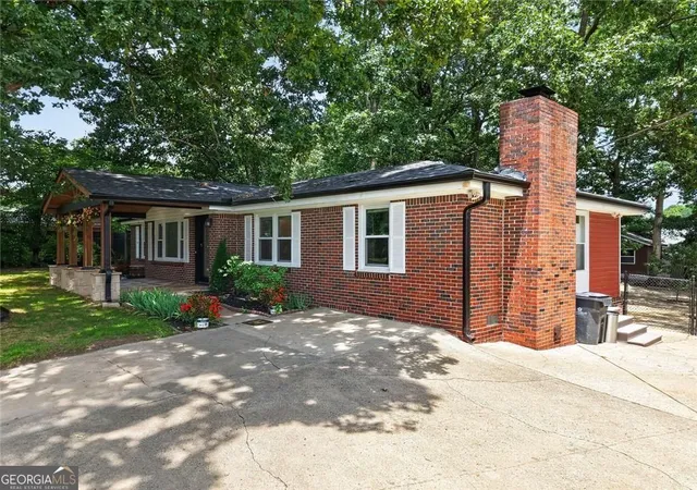 3rd image of 797 E Morningside Dr, Lawrenceville, GA 30043 | MLS# 10811155
