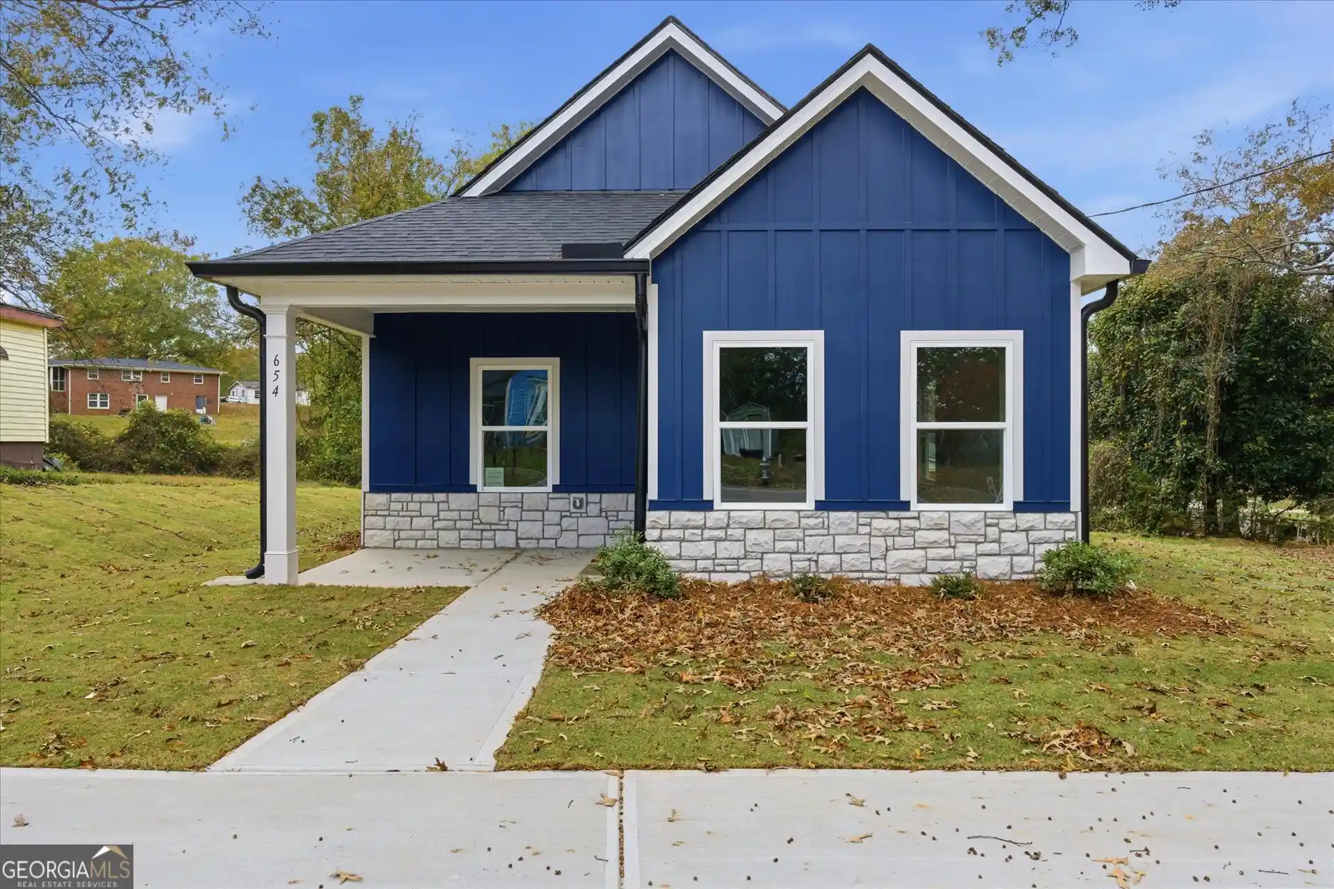 Photo 1 of Single family home for sale at 654 King St, Carrollton, GA 30117 | MLS# 10868724 | Listing updated on 2026-10-21