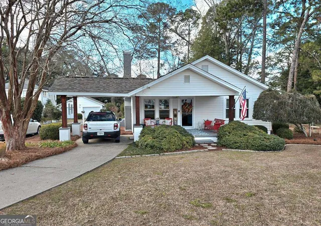 Single family home for sale at 647 Grand St, Ashburn, GA 31714 | MLS# 10716803