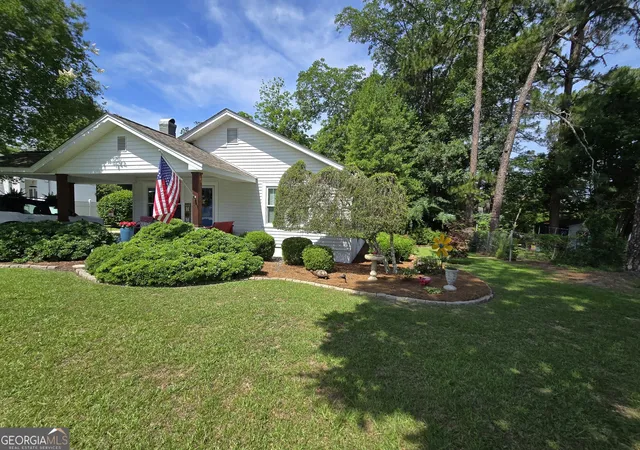 Photo 4 of Single family home for sale at 647 Grand St, Ashburn, GA 31714 | MLS# 10716803 | Listing updated on 2026-06-01