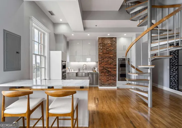 2nd image of 30 5Th St Ne, Atlanta, GA 30308