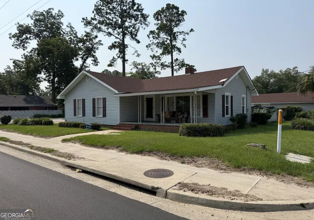 Photo 3 of Single family home for sale at 314 W 16th Street, Alma, GA 31510 | MLS# 10817000 | Listing updated on 2026-09-12