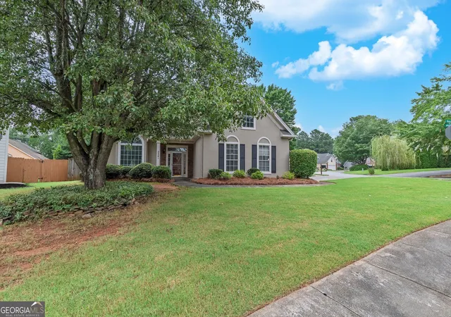 Photo 3 of Sale Pending at 2241 Mainsail Ct, Marietta, GA 30062 | MLS# 10816423 | Listing updated on 2026-09-21