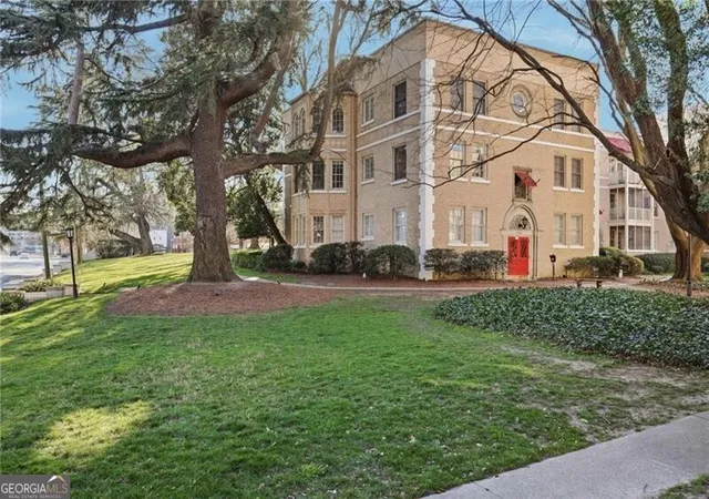 2nd image of 2222 Peachtree Rd NW, Atlanta, GA 30309