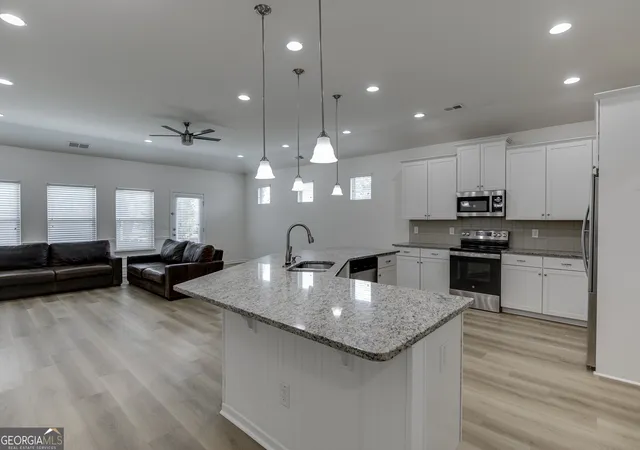 Photo 4 of Sale Pending at 381 Eagles Blf Way, Hoschton, GA 30548 | MLS# 10769260 | Listing updated on 2026-09-15