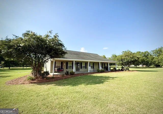 4th image of 2402 Zoar Rd, Baxley, GA 31513 | MLS# 10808379