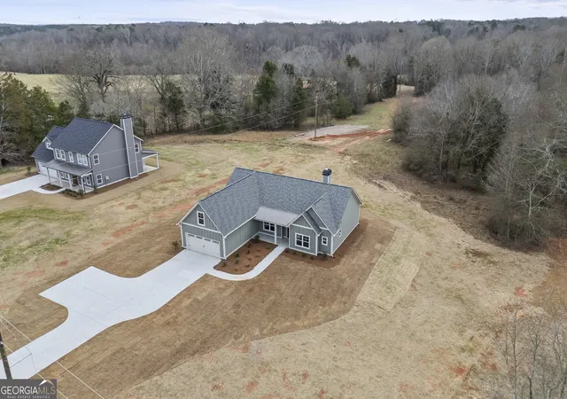 Photo 2 of Sale Pending at 570 Davis Rd, Jefferson, GA 30549 | MLS# 10638926 | Listing updated on 2026-08-11