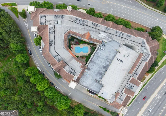 2nd image of 901 Abernathy Rd Ne, Sandy Springs, GA 30328