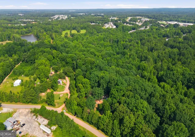 2nd image of 565 Skelton Rd, Hoschton, GA 30548 | MLS# 10802272