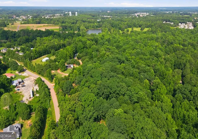 3rd image of 565 Skelton Rd, Hoschton, GA 30548 | MLS# 10802272
