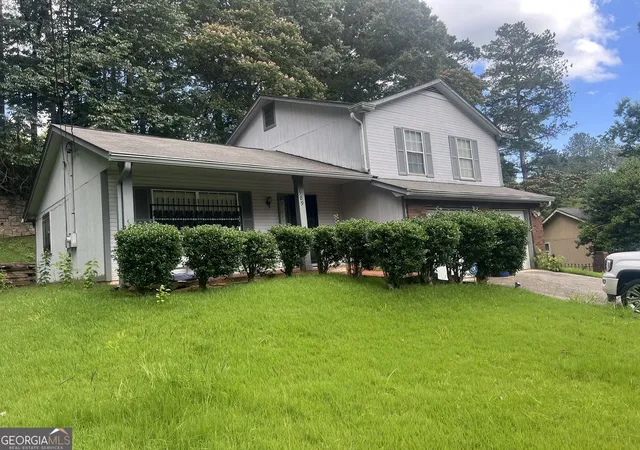 Photo 2 of Sale Pending at 589 Tarragon Ct Sw, Atlanta, GA 30331 | MLS# 10790551 | Listing updated on 2026-09-09
