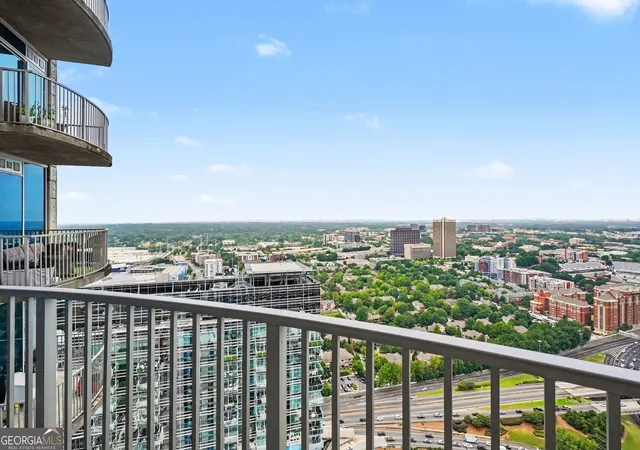 Photo 15 of Condo for sale at 400 W Peachtree St Nw #3703, Atlanta, GA 30308 | MLS# 10834977 | Listing updated on 2026-09-11
