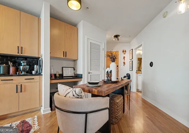 Photo 4 of Condo for sale at 400 W Peachtree St Nw #3703, Atlanta, GA 30308 | MLS# 10834977 | Listing updated on 2026-10-22