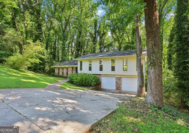 5th image of 5802 Simone Dr, Stone Mountain, GA 30087 | MLS# 10812036