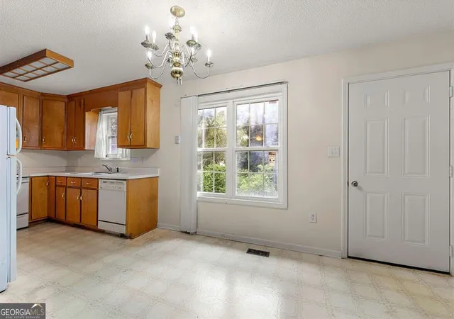 Photo 4 of Single family home for sale at 1480 E Broad St, Athens, GA 30601 | MLS# 10775089 | Listing updated on 2026-09-04