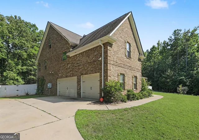 2nd image of 211 Dakotahs Bnd, Newnan, GA 30263 | MLS# 10821559