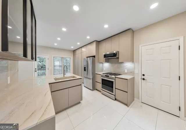 Photo 3 of Single family home for sale at 2038 Spicers Ln, Woodstock, GA 30189 | MLS# 10811006 | Listing updated on 2026-08-20