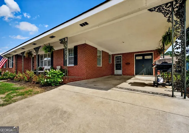 Photo 3 of Single family home for sale at 26 W Marion St, Reynolds, GA 31076 | MLS# 10824145 | Listing updated on 2026-09-18