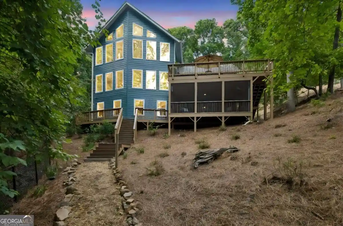 Photo 1 of Single family home for sale at 3452 Point View Cir, Gainesville, GA 30506 | MLS# 10857932 | Listing updated on 2026-10-16